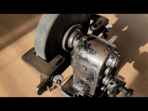 [restoration] hand cranked grinder  - antique -