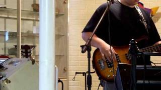 Video thumbnail for Rogue lx400 pro bass demo by pastorkev777