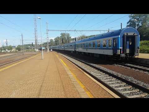 Odjezd vlaků č. 362 001-0 '' Retro Eso ,, z Praha-Libeň