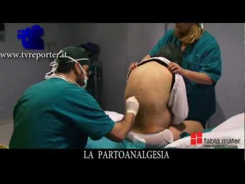 Il trattamento di lesioni della caviglia a casa Dolore alla schiena sotto la vita a sinistra in donne trattate