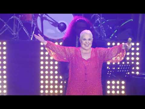 Lupita D'Alessio - Hazme Olvidarlo (En Vivo Desde La Arena CDMX)