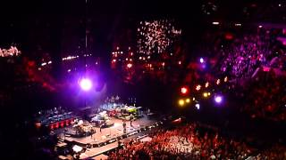 Bruce Springsteen surfs the audience to Hungry Heart in Portland OR 11-28-2012