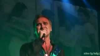 Morrissey-MAMA LAY SOFTLY ON THE RIVERBED-Live @ Visalia Fox Theatre, CA, August 29, 2015-Smiths-MOZ