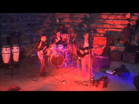 Gravity Lens - Live in Real de Catorce - "Up of the Floor" & "Trophy"