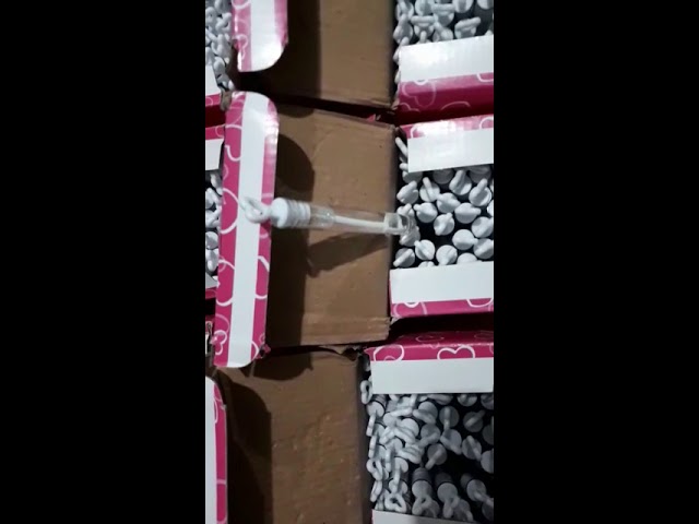 Vídeo relacionado con Idena 39145 - Juego de burbujas de jabón con tapa de corazón, 24 piezas, 4,5 ml cada una, 10 cm, boda, novios, sesión de fotos, enrejado, San Valentín