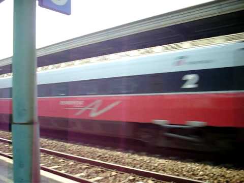 incrocio un taf straordinario in transito a prato centrale e un etr 485 Frecciargento per venezia