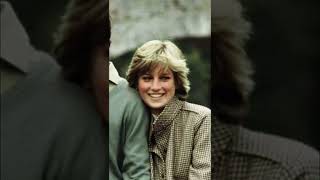 Download lagu CAMILLA & DIANA VERSI MUDA, CANTIKAN MANA ?? #shorts #dianaspencer #camilla mp3