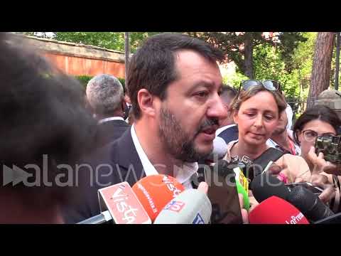 Salvini: "Seawatch migrants can go to Holland"