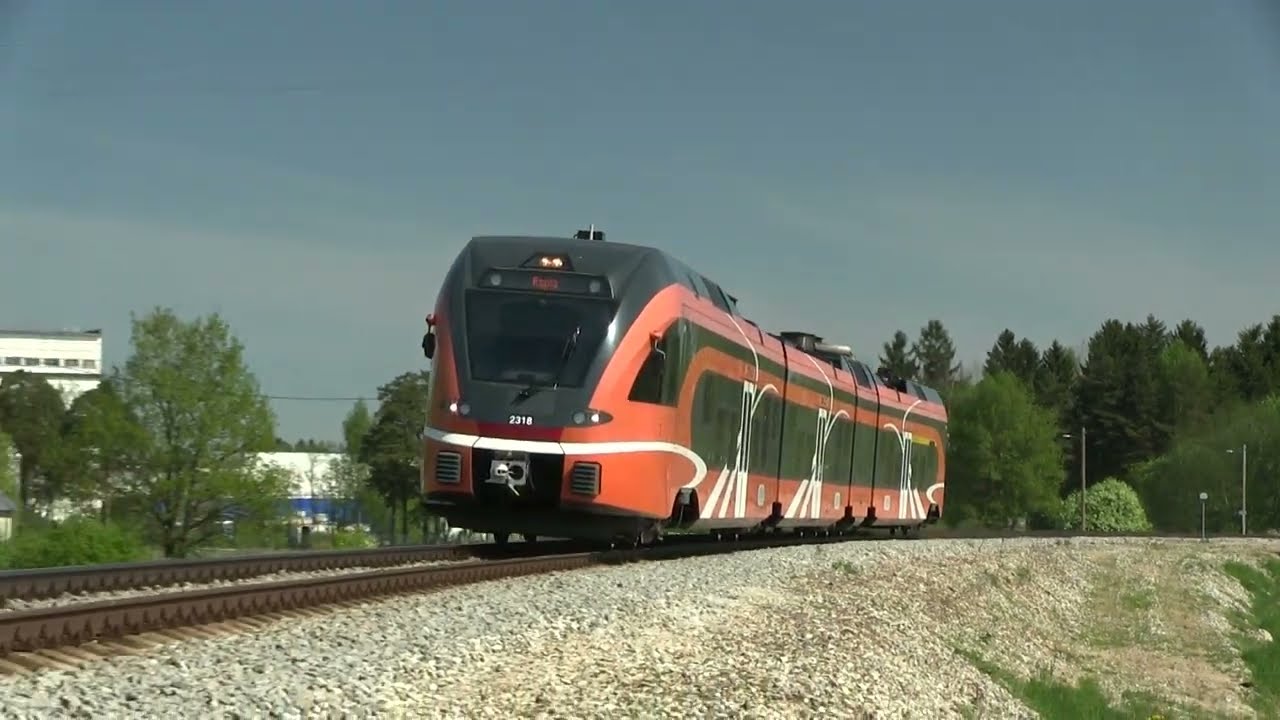 Штадлерский дизель-поезд 2318 близ о.п. Саку / Stadler DMU 2318 near Saku stop