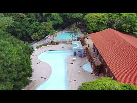 Visita a Caldas Novas, Goiás no camping do Tropical Thermas Clube bem na área central da cidade. 