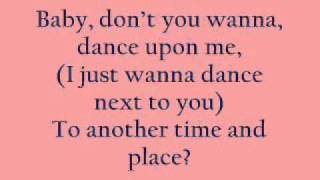 I'm a Slave 4 U - Glee Version (lyrics)