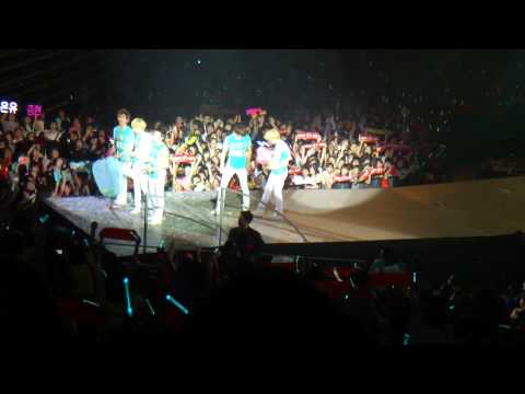 101011 SWCSG SHINee Bowing to Fans