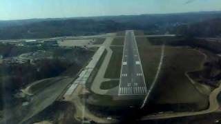 preview picture of video 'Cessna 172 landing at KCRW Charleston Yeager'