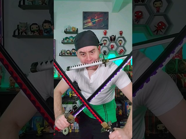 Vídeo relacionado con Chaks - Disfraz de Zoro para hombre, traje oficial de One Piece, conjunto anime de 2 piezas con abrigo y cinturón para cosplay y carnaval