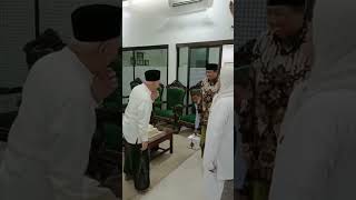 Download lagu GUS QOYYUM LASEM, KH. ABDUL HAKIM MAHFUDZ TEBUIRENG, DAN KH TAUFIQURRAHMAN JOMBANG mp3
