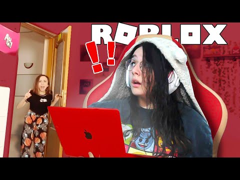 ENTRO DI NASCOSTO NELLA STANZA DELLA MIA MIGLIORE AMICA E LE HACKERO L'ACCOUNT DI ROBLOX!