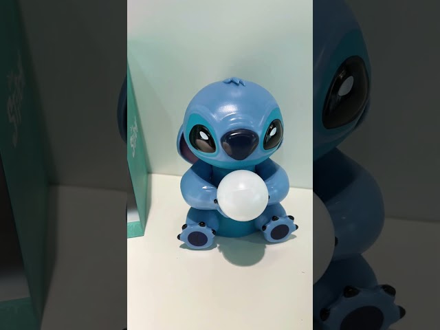 Vídeo relacionado con Disney Stitch Linterna, Infantil Linterna LED, Incluye Corra de Muñeca, Regalo para Niñas