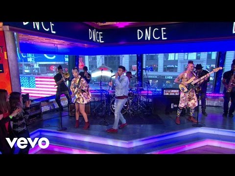 Video thumbnail for Body Moves (Live)