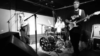 The Courtneys - Lost Boys