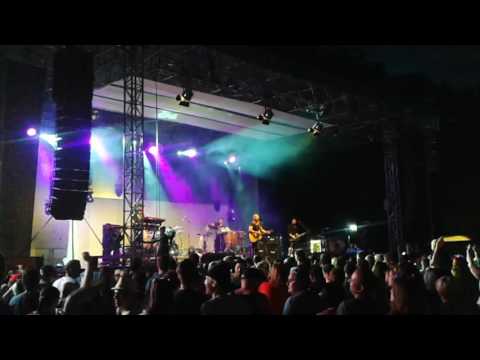 Nic není nastálo, zpíval David Koller na Okoři