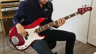 Video thumbnail for Lakland Skyline 44-64 VS Fender P bass 1964 by jo choui