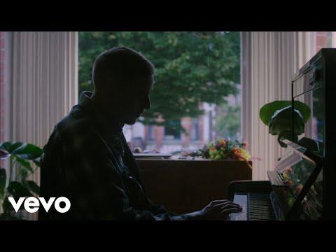 Dermot Kennedy - Sunday (Official Music Video)