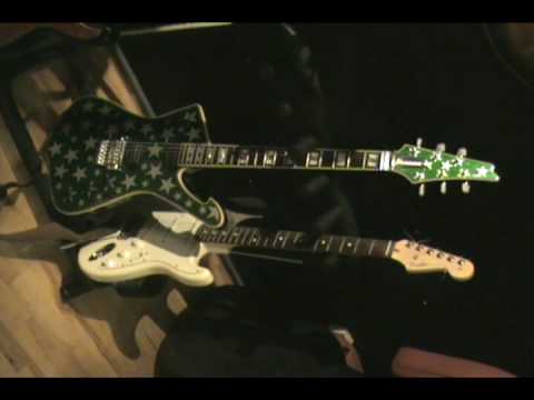 The Hussy's-Aftershave