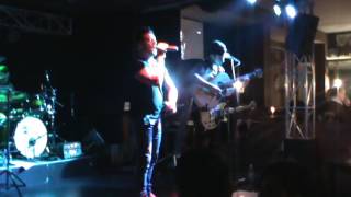 NUVOLE DI ROCK -MODA&#39; COVER BAND- &quot;VADO VIA DA TE&quot;