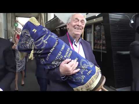 Rumbach Zsinagóga avatás -Tóra díszmenet