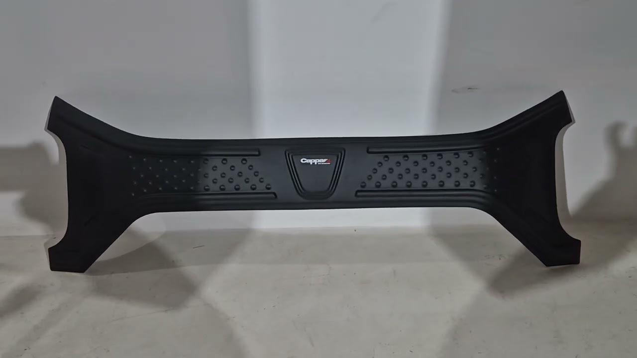 Renault Duster 2018-2024 рр. Пластикова накладка на кришку багажника (1 деталь) Video 1