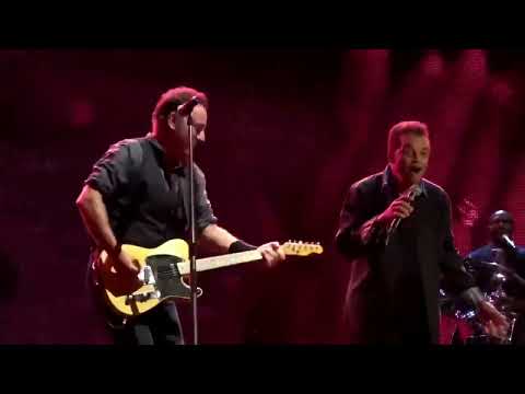 Bruce Springsteen & Gary US Bonds - Jole Blon - Live at East Rutherford, NJ (09/21/2012)