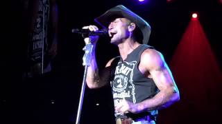 Tim McGraw- Diamond Rings And Old Barstools live in Spokane