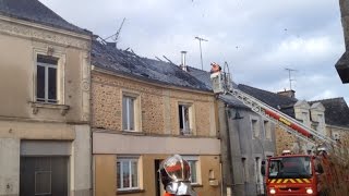 preview picture of video 'Un pavillon détruit par les flammes à Ballots'