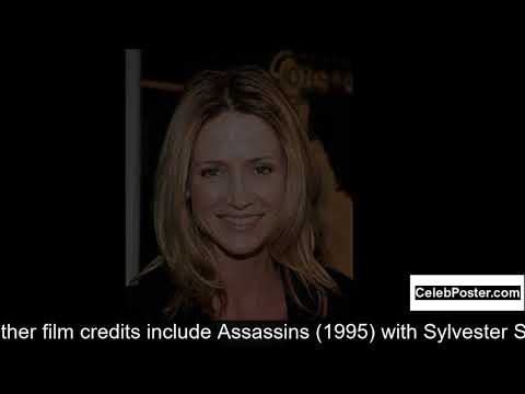 Kelly Rowan biography