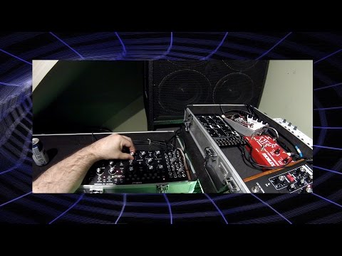 Sunday Night Synthesis S01E07 - Clusterflux and Mother 32   Headcam