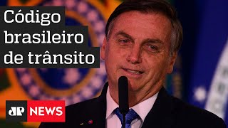 Bolsonaro sanciona lei que altera regras de trânsito