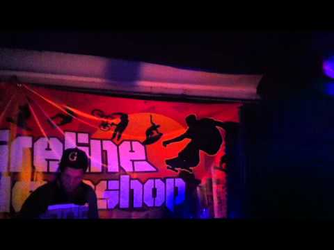 Pyskaty- Wejście + Jestem (1) live LOG IN TO CZIKONDA (Wrocław 13.07.2012)