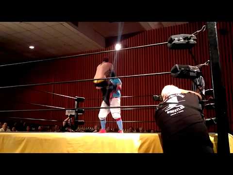 Shawn Phoenix firing up against The Big Hurt Allan Jepsen at RYSE!