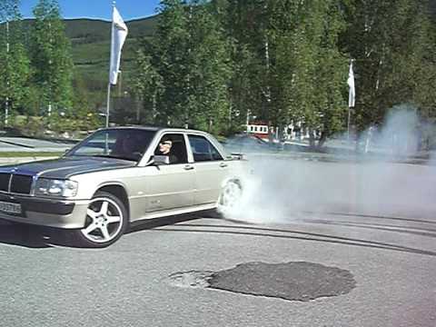Mercedes 190E 2.6 M103 Burnout.