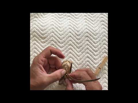 Tecelagem de pulseira havaiana Lauhala - padrão Chevron