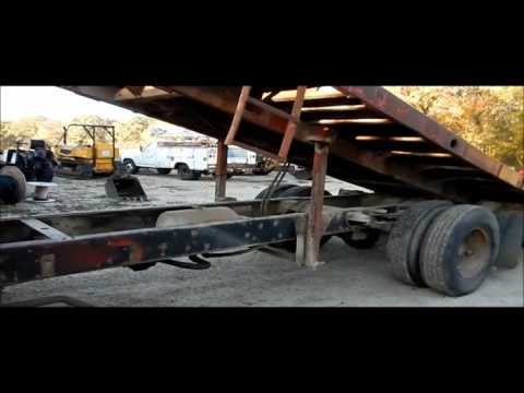 1977 International Loadstar 1700 rollback truck for sale | sold at auction November 12, 2014