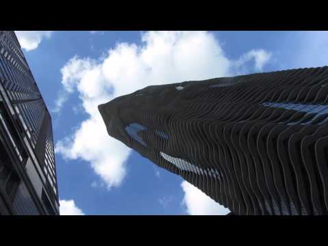 独特のうねりを持つ侵食岩をテーマにつくられた米、シカゴの「アクアタワービル（Aqua Tower） | カラパイア
