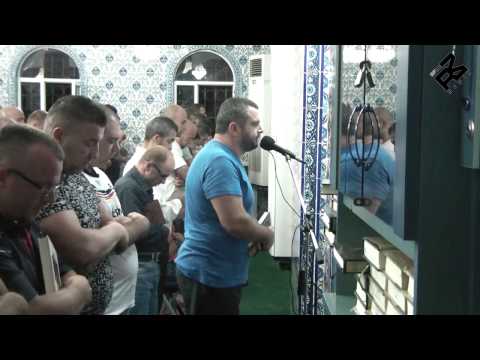 Nata e parë e Namazit të Natës në Xhaminë Xhura -  Bilal Teqja - RAMADAN 2014