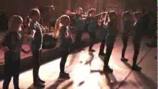 preview picture of video 'Muziekavond in de 'De Delfeart' (Surhuizum) - Streetdance: SVS Girls'