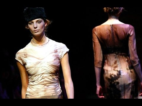 Prada | Fall Winter 2004/2005 Full Show | Exclusive