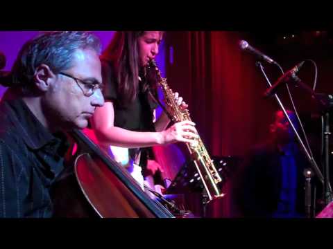 Laura Andrea Leguía "Tarde o Temprano" from Saxofón Criollo, live in Lima PERU