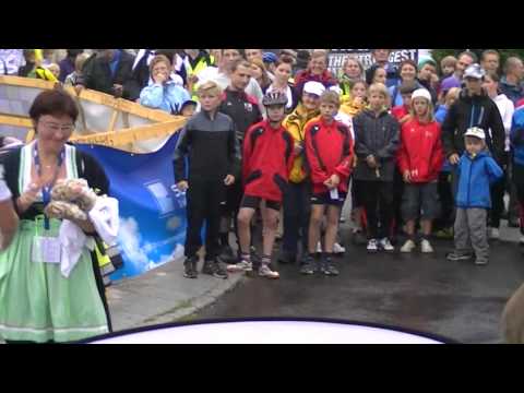 Almkönig 2012 - kids prize giving.