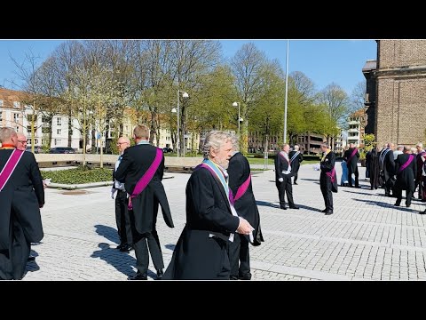 One Day in Landskrona / The Knotted Gun