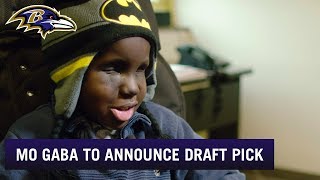 Coach Harbaugh Invites Blind Cancer Fighter Mo Gaba to Draft Fest | Baltimore Ravens