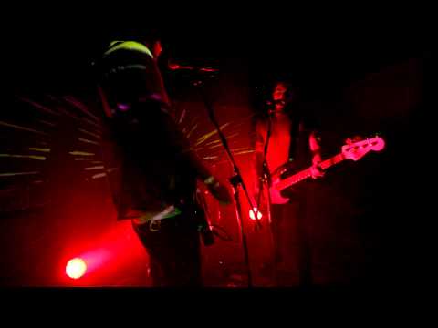 Batpiss perform "Portal" (Live) @ The Tote (Meanies Gig).